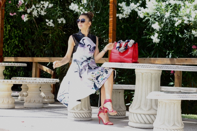 Details mbcos fashion blogger Valentino red bag spanish fashion blogger moda malaga spain best looks 